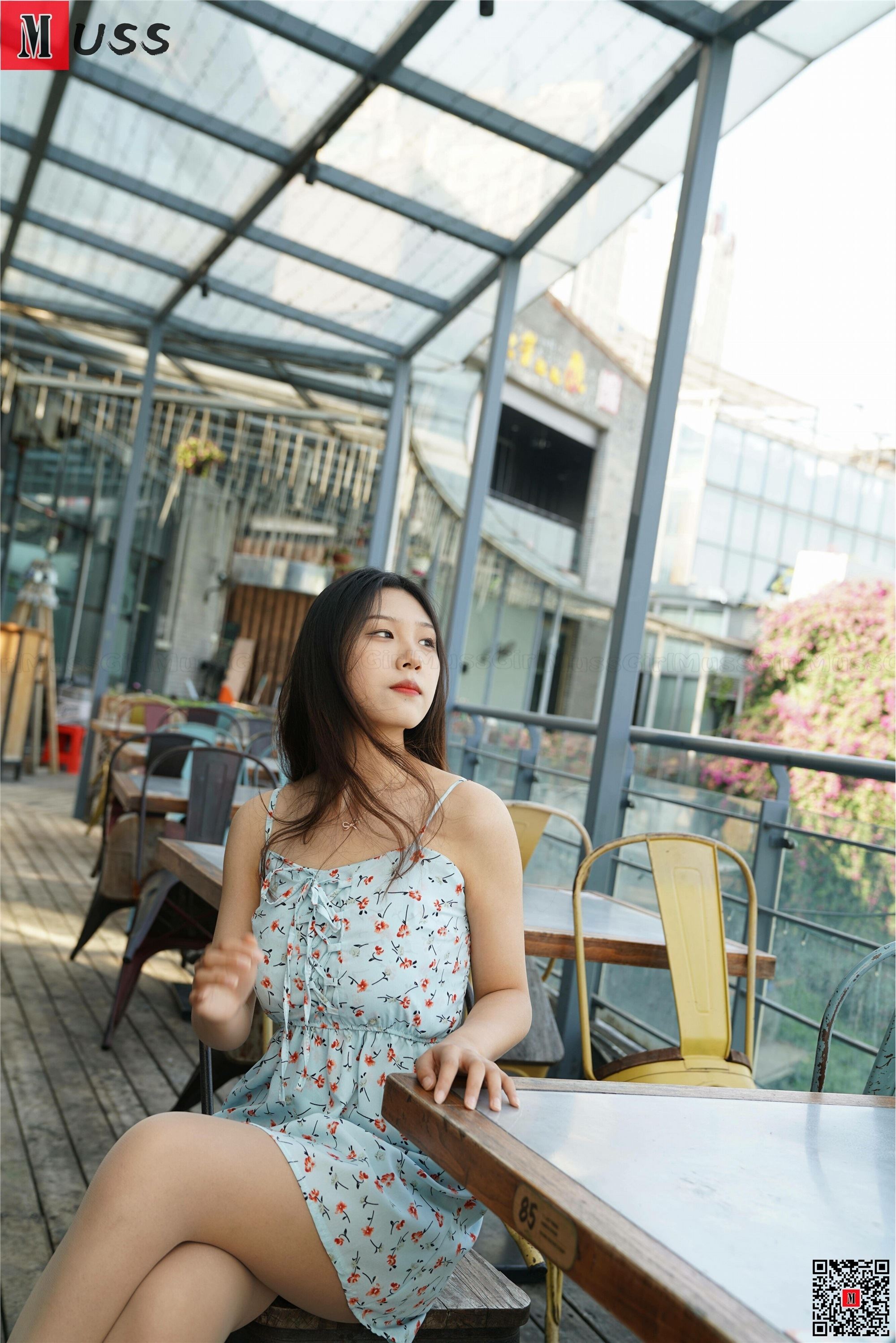 MussGirl慕丝女郎  NO.204 户外碎花肉丝高跟美女